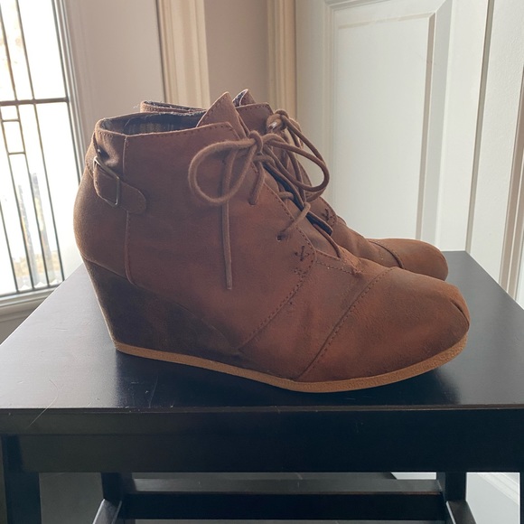 Cheri lace up wedge - Maurice’s - size 6 - Picture 13 of 16